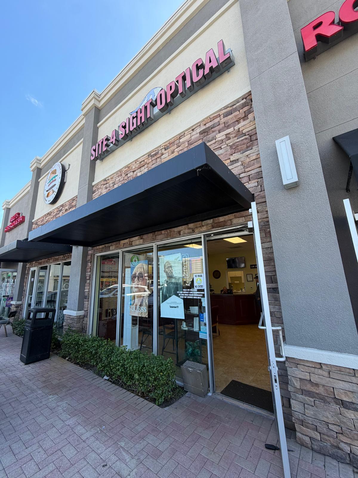 645-710 W Hallandale Beach Blvd, Hallandale, FL à louer Photo de l’immeuble– Image 1 sur 7