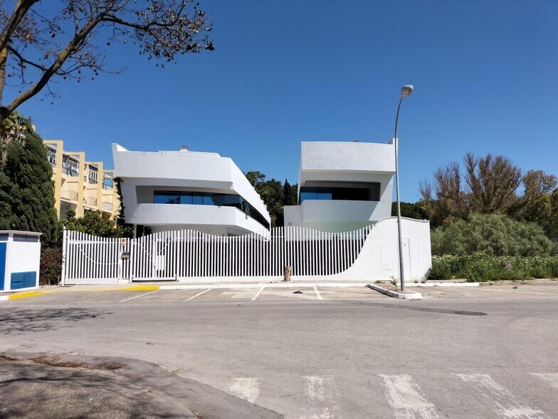 Local commercial dans El Puerto de Santa María, Cádiz à vendre - Photo de l’immeuble – Image 1 sur 8