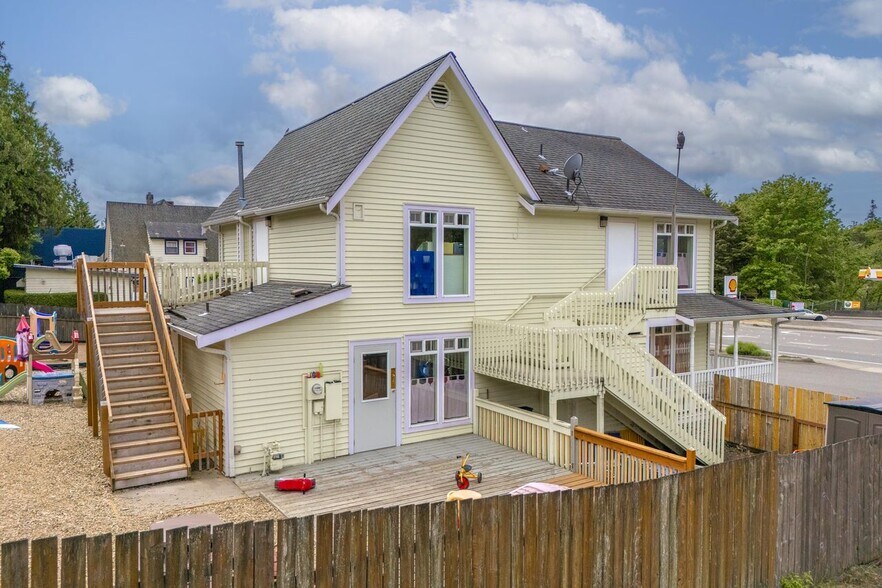 21616 7th Pl S, Seattle, WA à vendre - Photo de l’immeuble – Image 2 sur 5