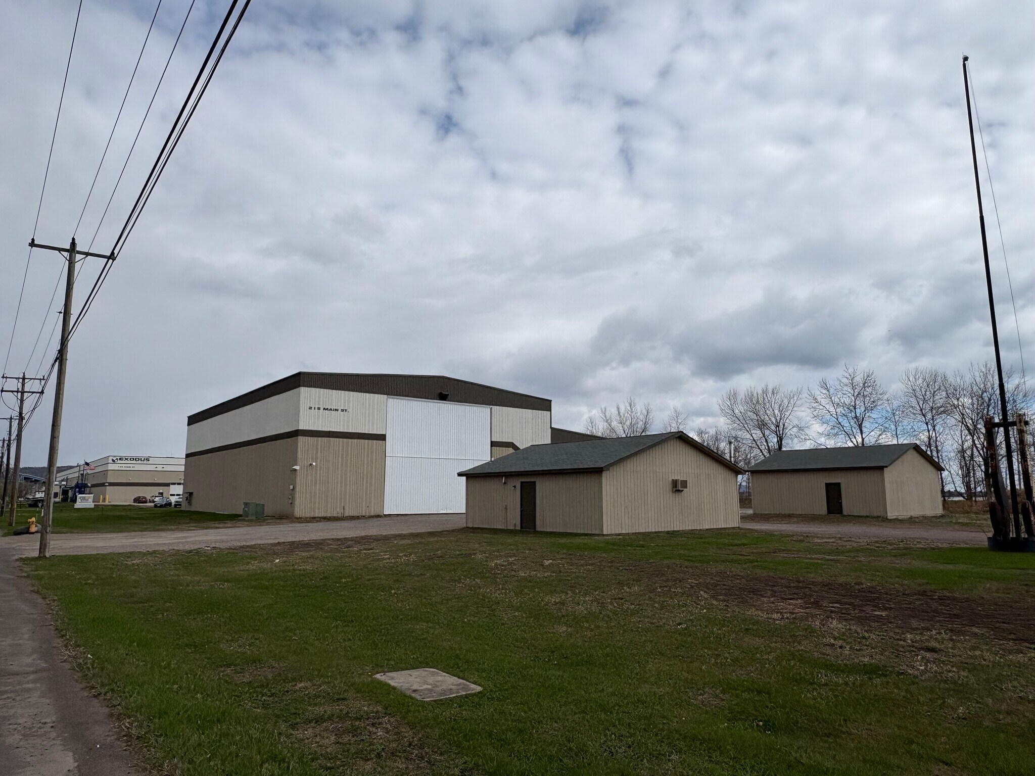 215 Main St, Superior, WI à louer Photo principale– Image 1 sur 9