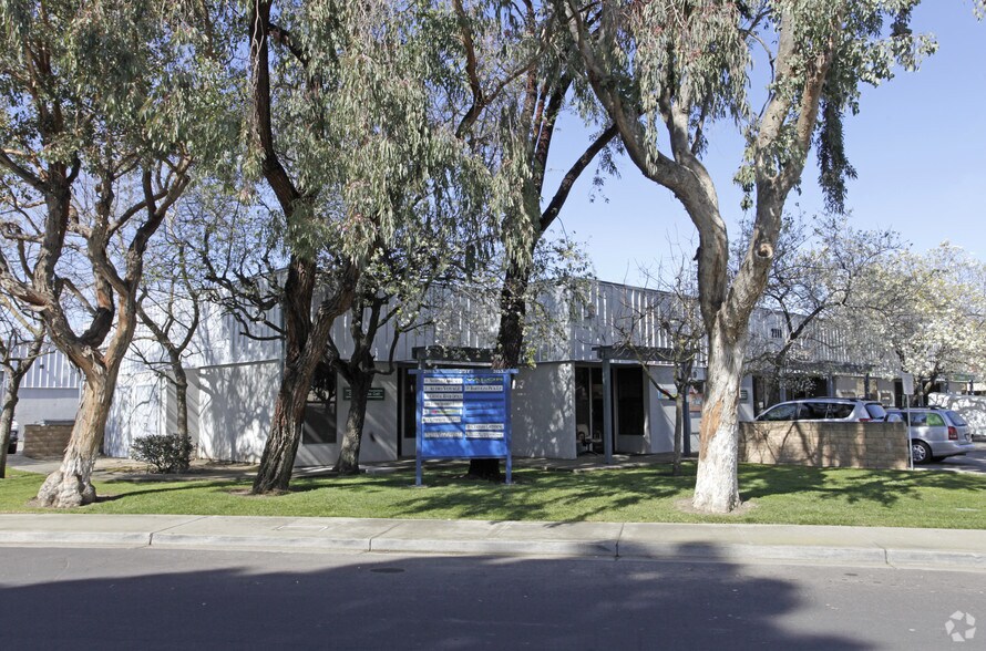 2111 Research Dr, Livermore, CA à louer - Photo principale – Image 1 sur 4