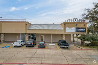6299 Granbury Rd, Fort Worth, TX à louer Photo de l’immeuble– Image 2 sur 8