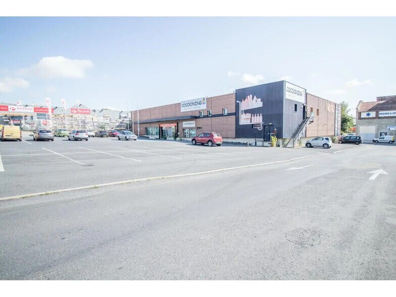 Local d'activités dans Lizy-sur-Ourcq à vendre - Photo de l’immeuble – Image 2 sur 7