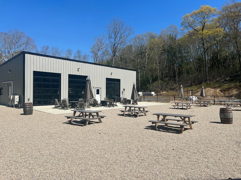 1528 Route 12, Gales Ferry, CT à vendre - Photo de l’immeuble – Image 2 sur 10