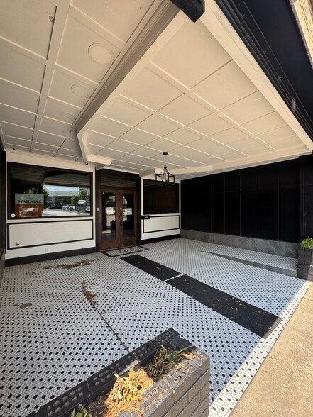 103 E Laurens St, Laurens, SC à louer - Photo de l’immeuble – Image 3 sur 12