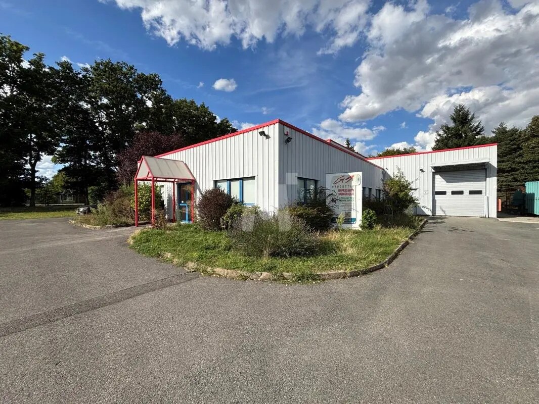 Local d'activités dans Cheptainville à vendre Photo de l’immeuble– Image 1 sur 20