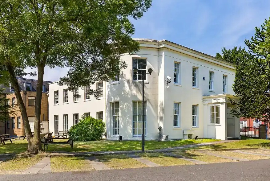 1 Central Rd, Morden à louer Photo de l’immeuble– Image 1 sur 38