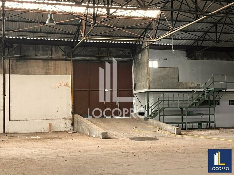 Local d’activités dans La Trinité à louer - Photo intérieure – Image 3 sur 6