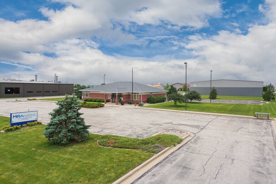 407 Detroit Ave, Bloomington, IL à vendre - Photo de l’immeuble – Image 2 sur 50