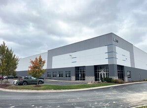 540 Frontenac Ct, Naperville, IL à louer Photo intérieure– Image 1 sur 9