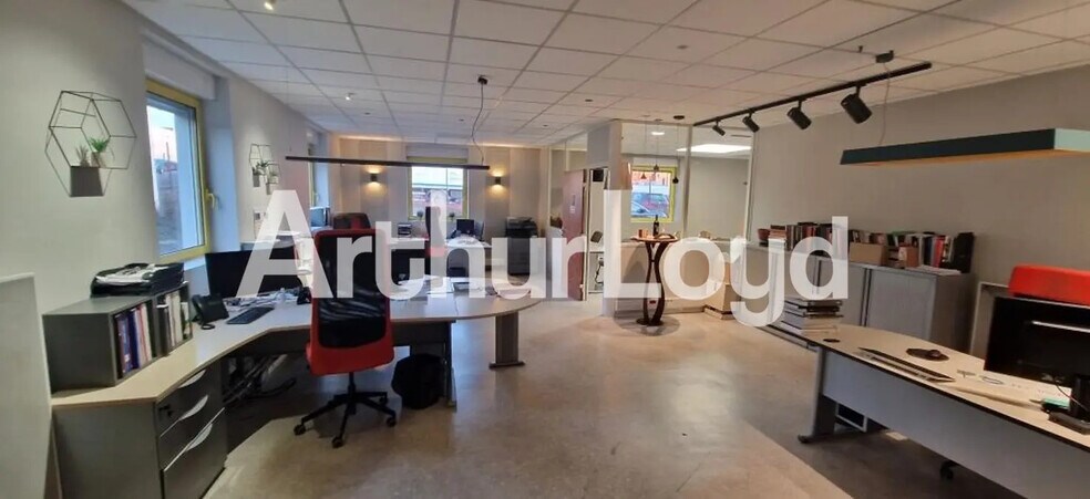 Local d’activités dans Bretteville-sur-Odon à louer - Photo de l’immeuble – Image 3 sur 3