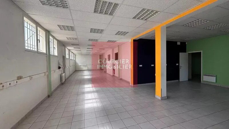 29 Rue De Rodon, Le Mesnil-Saint-Denis à vendre Photo intérieure– Image 1 sur 22