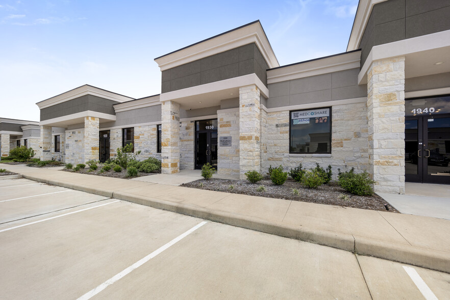 3129 Kingsley Dr, Pearland, TX à louer - Photo de l’immeuble – Image 3 sur 40
