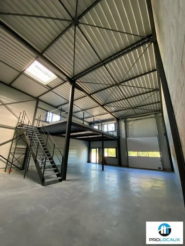 Local d'activités dans Annecy à vendre Photo de l’immeuble– Image 1 sur 8