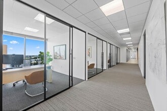 11100 Santa Monica Blvd, Los Angeles, CA à louer Photo intérieure– Image 2 sur 17