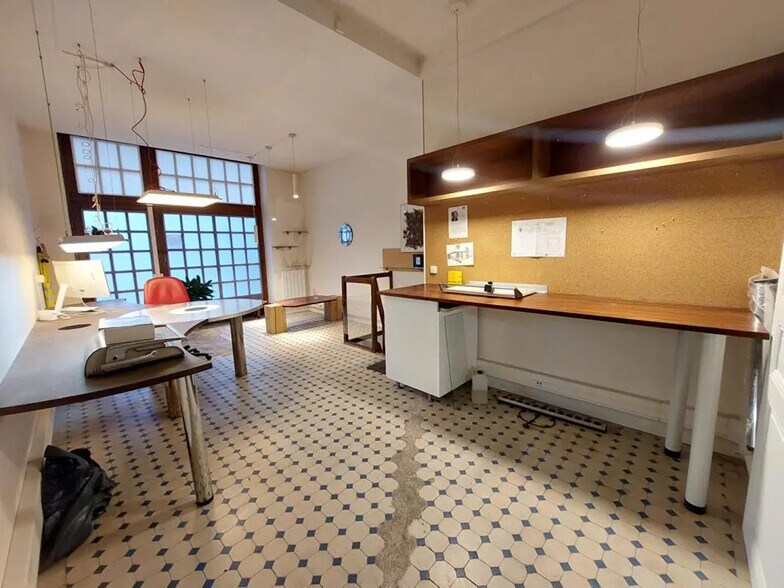 Local commercial dans Paris à louer - Photo intérieure – Image 2 sur 10