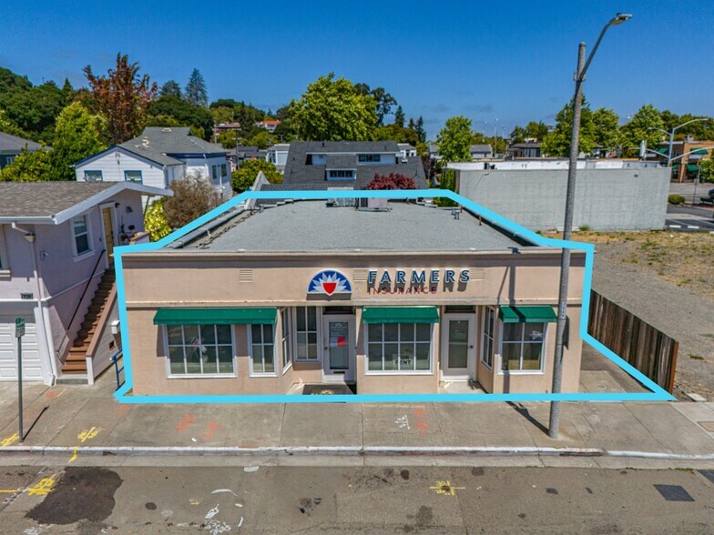 2220 Pear St, Pinole, CA à louer - Photo de l’immeuble – Image 1 sur 8