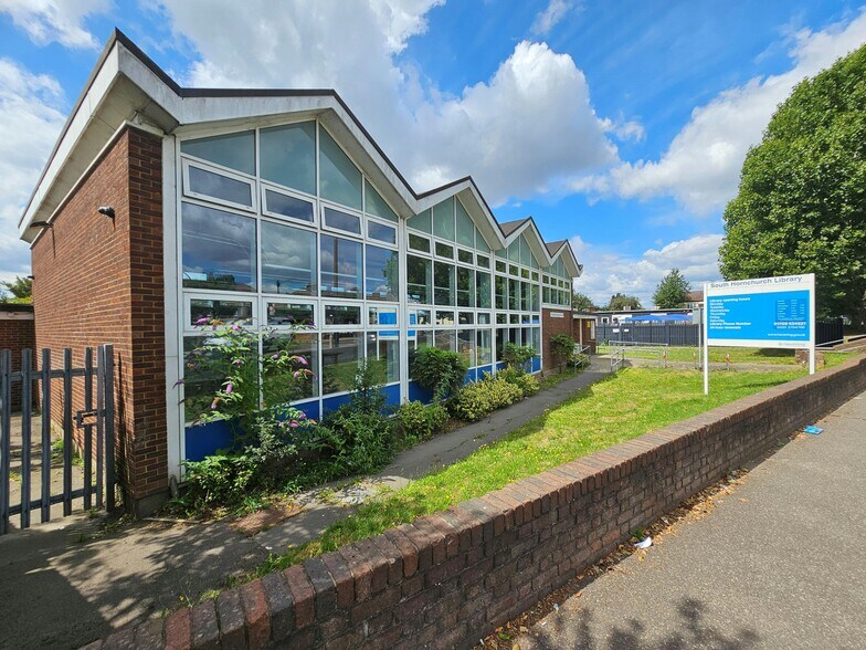 Rainham Rd, Rainham à vendre - Photo de l’immeuble – Image 1 sur 12