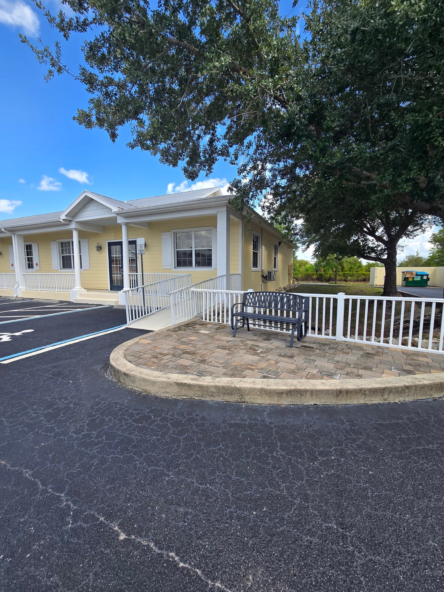 5475 Lee St, Lehigh Acres, FL à louer Photo de l’immeuble– Image 1 sur 18