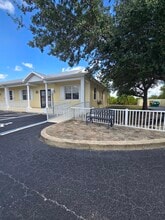 5475 Lee St, Lehigh Acres, FL à louer Photo de l’immeuble– Image 1 sur 18