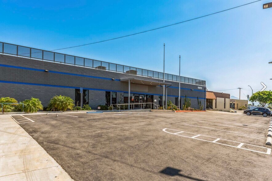 15023 Ramona Blvd, Baldwin Park, CA à louer - Photo de l’immeuble – Image 2 sur 6
