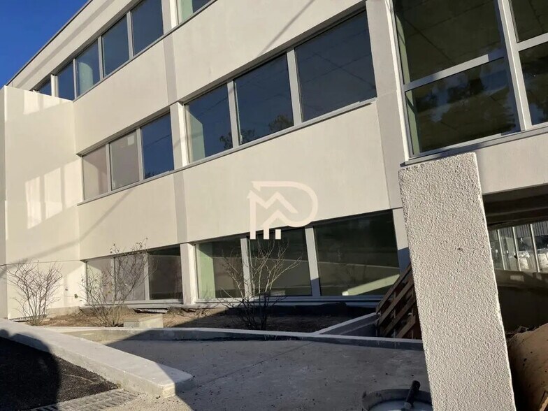 Bureau dans Marseille à louer - Photo de l’immeuble – Image 3 sur 3