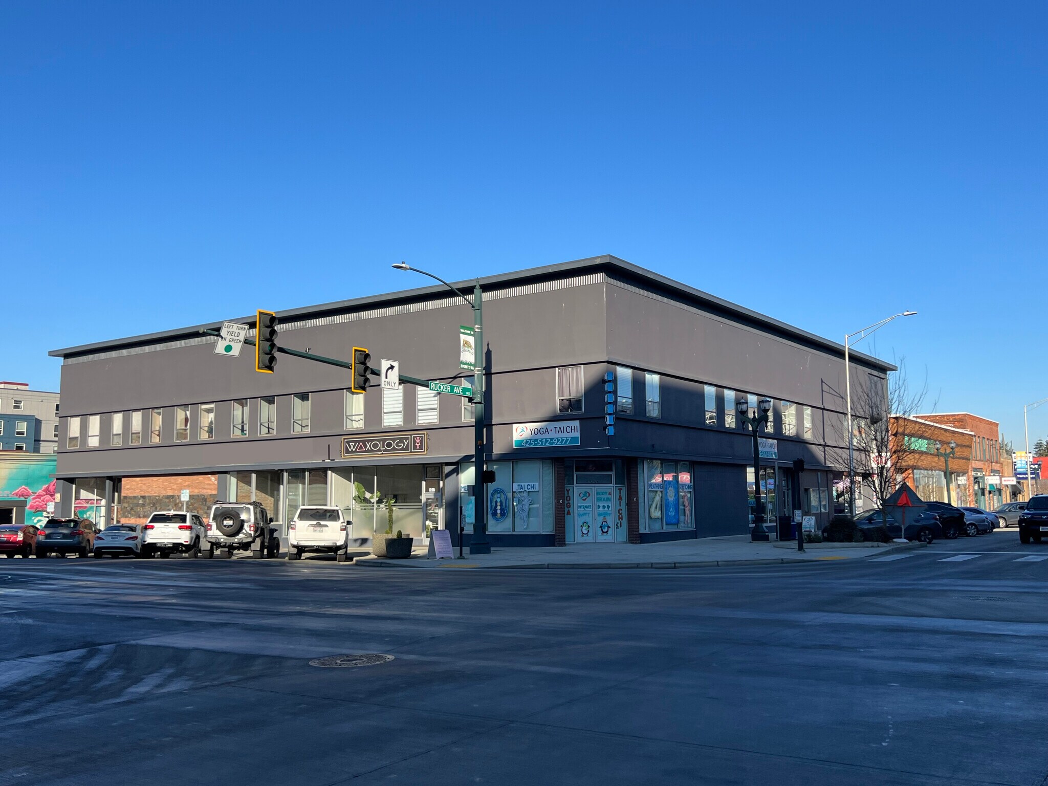 1313 Hewitt Ave, Everett, WA à vendre Photo principale– Image 1 sur 22