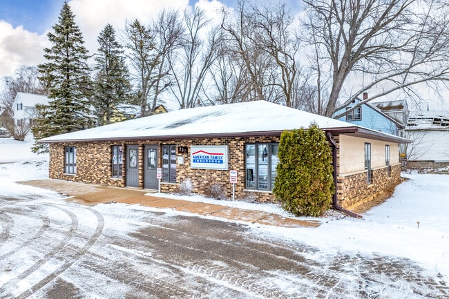 Plus de détails pour 200 S Cherry St, Wittenberg, WI - Bureau aux enchères