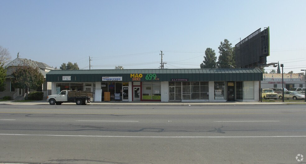 208-216 Chester Ave, Bakersfield, CA à vendre - Photo de l’immeuble – Image 3 sur 5