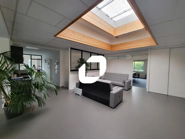 Plus de détails pour 44 Rue De La Maladrie, Vertou - Bureau à vendre