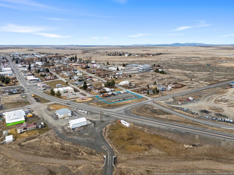 30 Logan St, Davenport, WA à vendre - Aérien – Image 2 sur 3