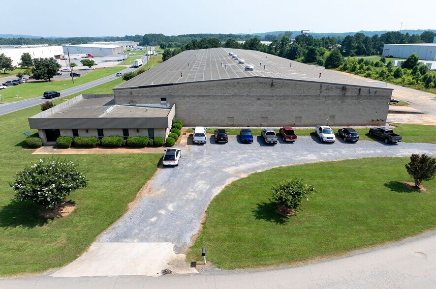 200 Marine Dr SE, Calhoun, GA à vendre - Photo de l’immeuble – Image 3 sur 13