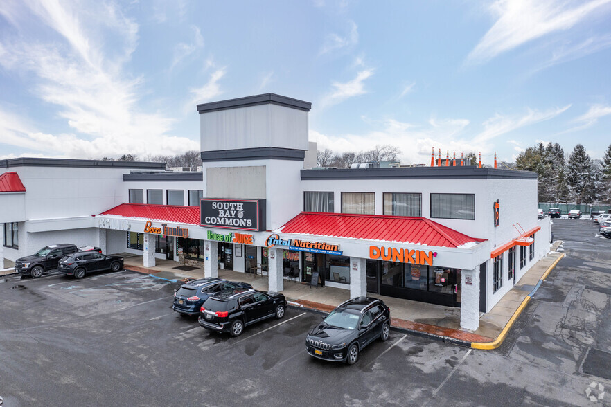 135-187 Sunrise Hwy, West Islip, NY à louer - Photo principale – Image 1 sur 19