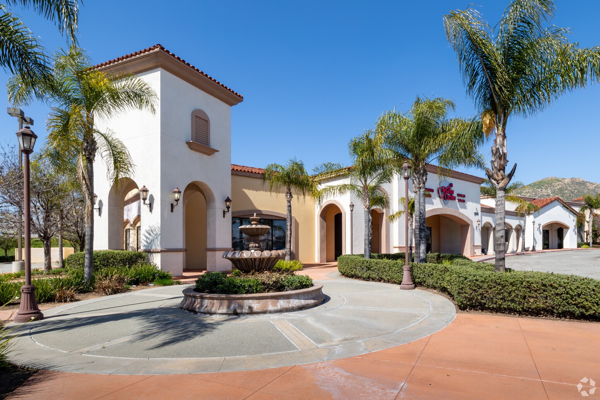 Hwy 60, Riverside, CA à louer Photo principale– Image 1 sur 14