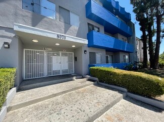 Plus de détails pour 8070 Langdon Ave, Van Nuys, CA - Logement à vendre