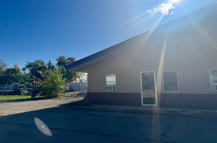 320 E Washington St, Oswego, IL à louer - Photo de l’immeuble – Image 2 sur 9