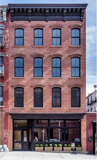 Plus de détails pour 94 Greenpoint Ave, Brooklyn, NY - Logement à vendre
