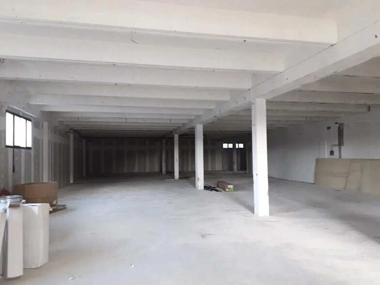 Industriel/Logistique dans Besançon à louer - Photo de l’immeuble – Image 3 sur 5