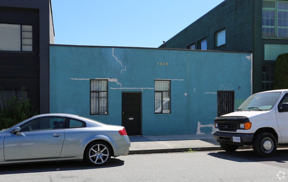 1628 Pandora St, Vancouver, BC à louer - Photo de l’immeuble – Image 2 sur 6