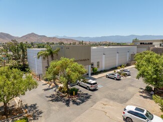 Plus de détails pour 210 Crouse Dr, Corona, CA - Industriel/Logistique à vendre