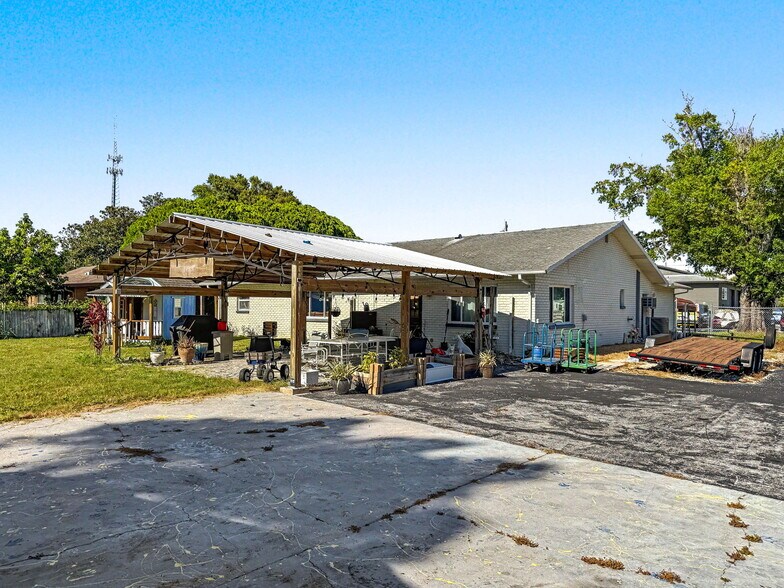 7813 Leo Kidd Ave, Port Richey, FL à vendre - Photo de l’immeuble – Image 3 sur 112