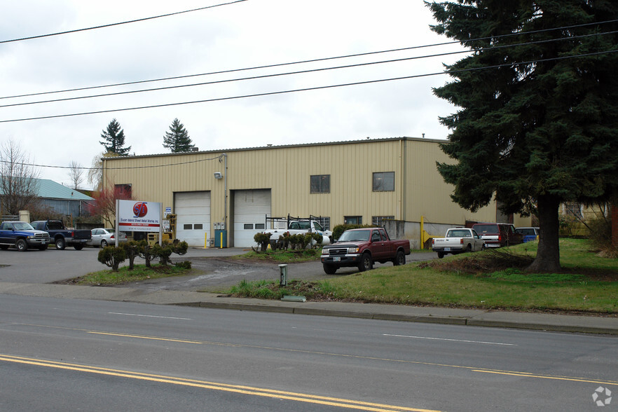 5650 NE Columbia Blvd, Portland, OR à louer - Photo principale – Image 2 sur 2