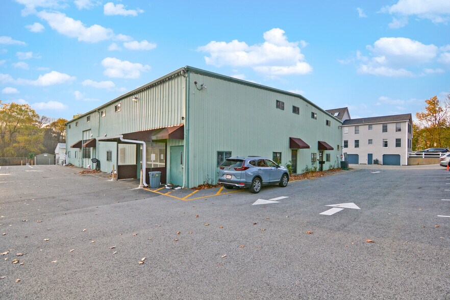 17 Darrin Rd, Dracut, MA à vendre - Photo de l’immeuble – Image 2 sur 6