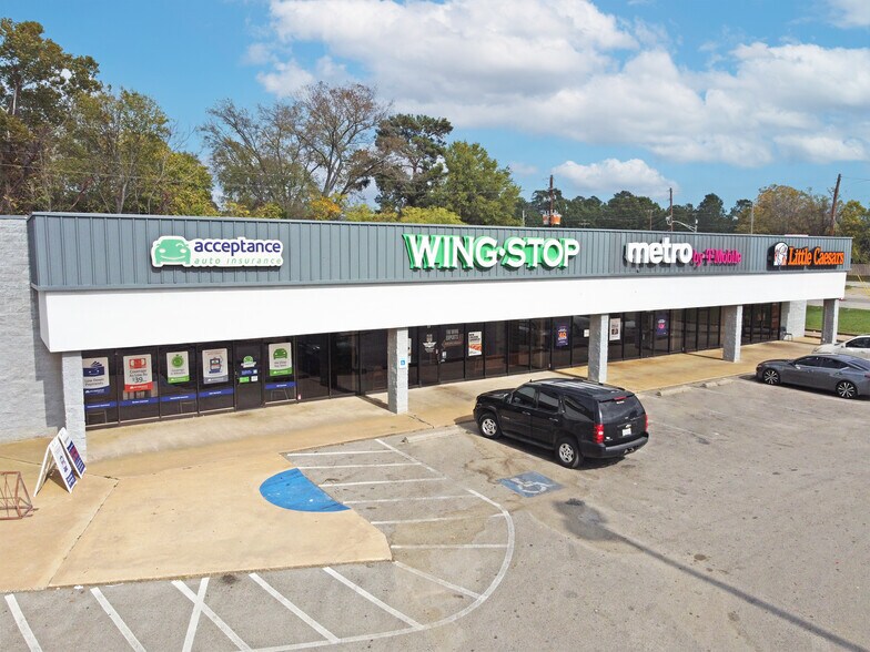 2430 S High St, Longview, TX à louer - Photo de l’immeuble – Image 2 sur 5