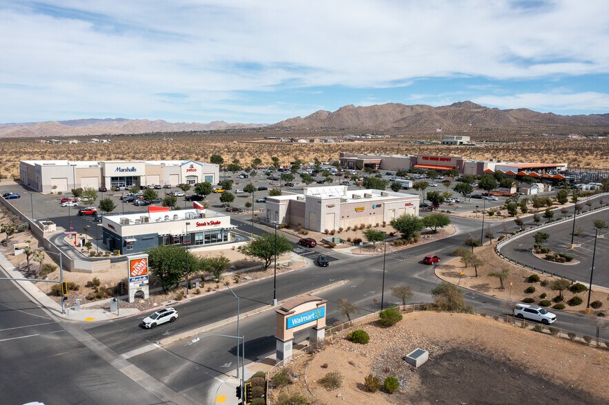 58709 29 Palms Hwy, Yucca Valley, CA à louer - Photo de l’immeuble – Image 2 sur 14