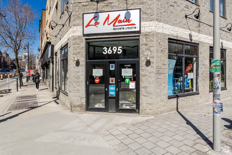 3695-3697 Boul Saint-Laurent, Montréal, QC à louer - Photo de l’immeuble – Image 3 sur 4