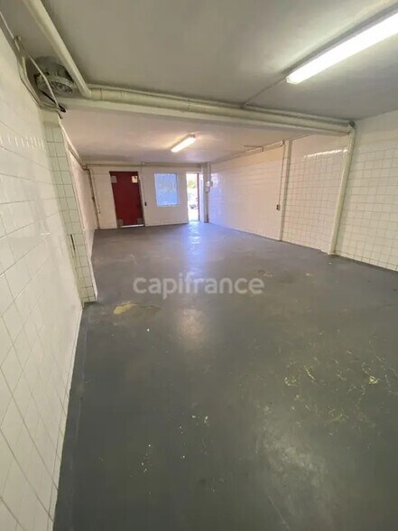 Local d’activités dans Guibeville à louer - Photo intérieure – Image 2 sur 7