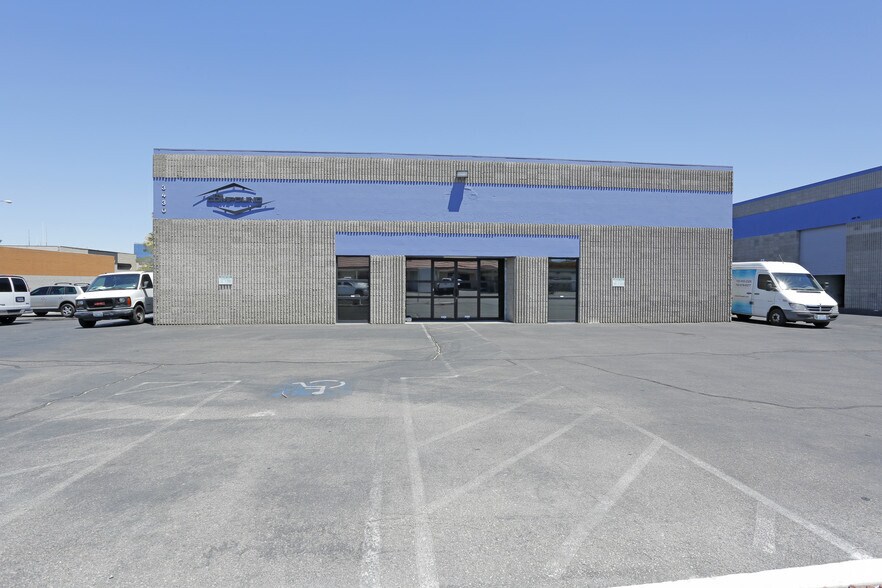 3430 Polaris Ave, Las Vegas, NV à vendre - Photo de l’immeuble – Image 3 sur 11