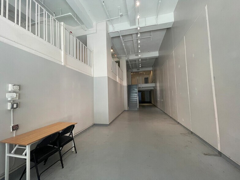 227-229 W 29th St, New York, NY à louer - Photo intérieure – Image 2 sur 5