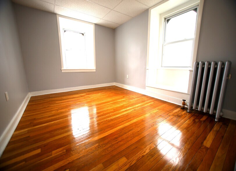 68 Union St, Pittsfield, MA à vendre - Photo intérieure – Image 3 sur 8